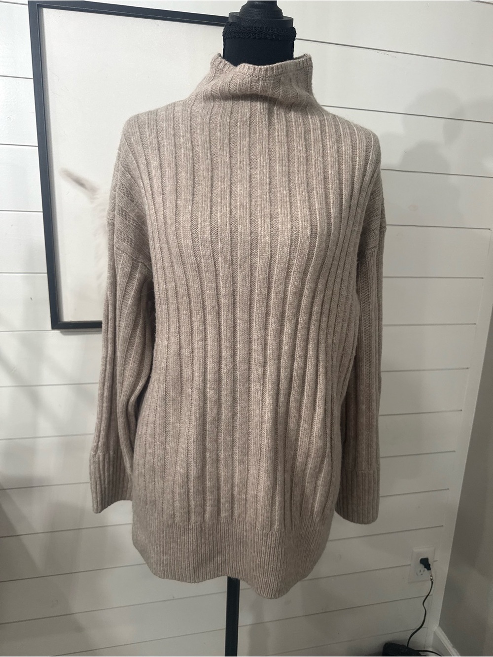 Abercrombie & Fitch Knit Ribbed Turtleneck  Oversized sweater Beige Women’s S